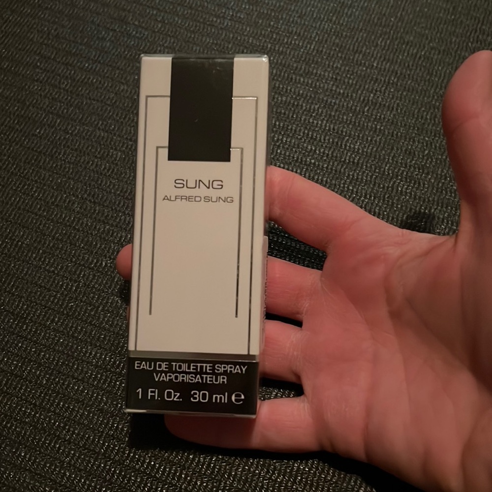 Alfred Sung eau de toilette spray